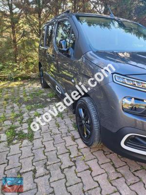 Citroen Berlingo 2022 1.5 BlueHDI Shine