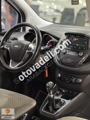 Ford Tourneo Courier 2020 1.5 TDCi Titanium Plus