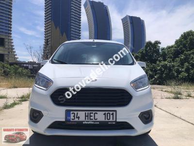 Ford Tourneo Courier 2023 1.0 EcoBoost Titanium