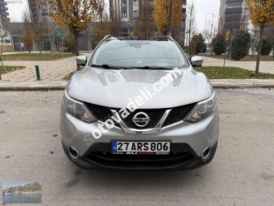 Nissan Qashqai 2015 1.6 dCi Platinum Premium Pack