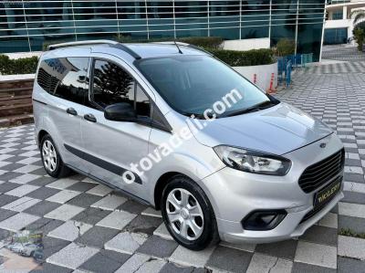 Ford Tourneo Courier 2019 1.5 TDCi Trend