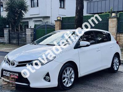 Toyota Auris 2014 1.4 D-4D Advance