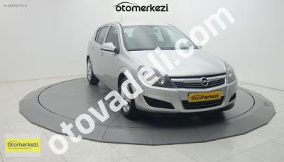 Opel Astra 2012 1.6 Essentia