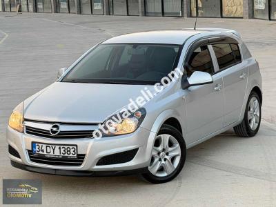 Opel Astra 2012 1.6 Essentia