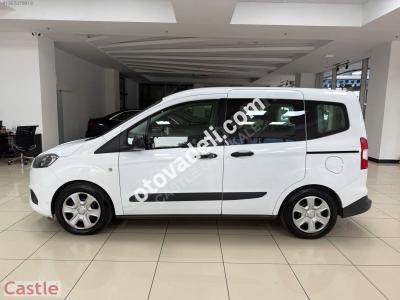 Ford Tourneo Courier 2022 1.5 TDCi Journey Trend