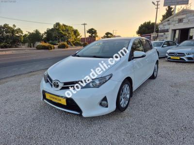 Toyota Auris 2014 1.4 D-4D Advance Skypack