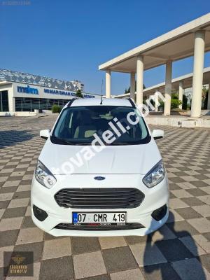 Ford Tourneo Courier 2023 1.5 TDCi Journey Titanium