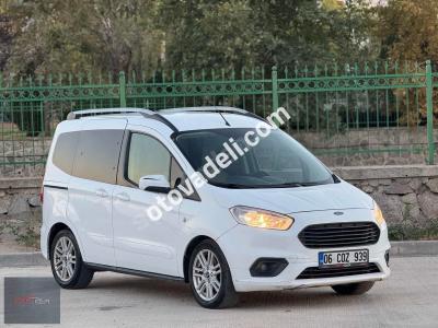 Ford Tourneo Courier 2021 1.5 TDCi Titanium