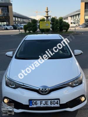 Toyota Auris 2017 1.6 Advance