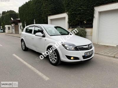 Opel Astra 2011 1.4 Essentia