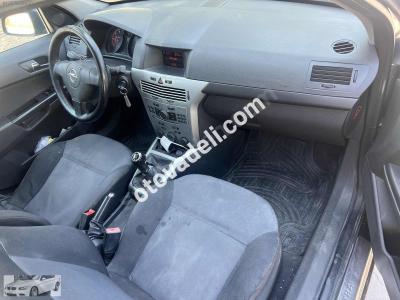 Opel Astra 2010 1.3 CDTI Enjoy