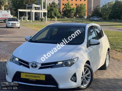 Toyota Auris 2015 1.4 D-4D Advance Skypack