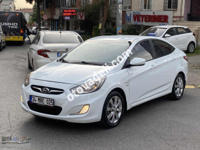 Hyundai Accent Blue 2012 1.6 CRDI Mode Plus