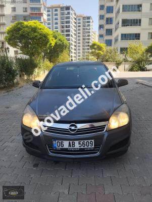 Opel Astra 2012 1.6 Essentia