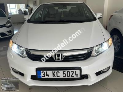 Honda Civic 2013 1.6i VTEC Eco Elegance